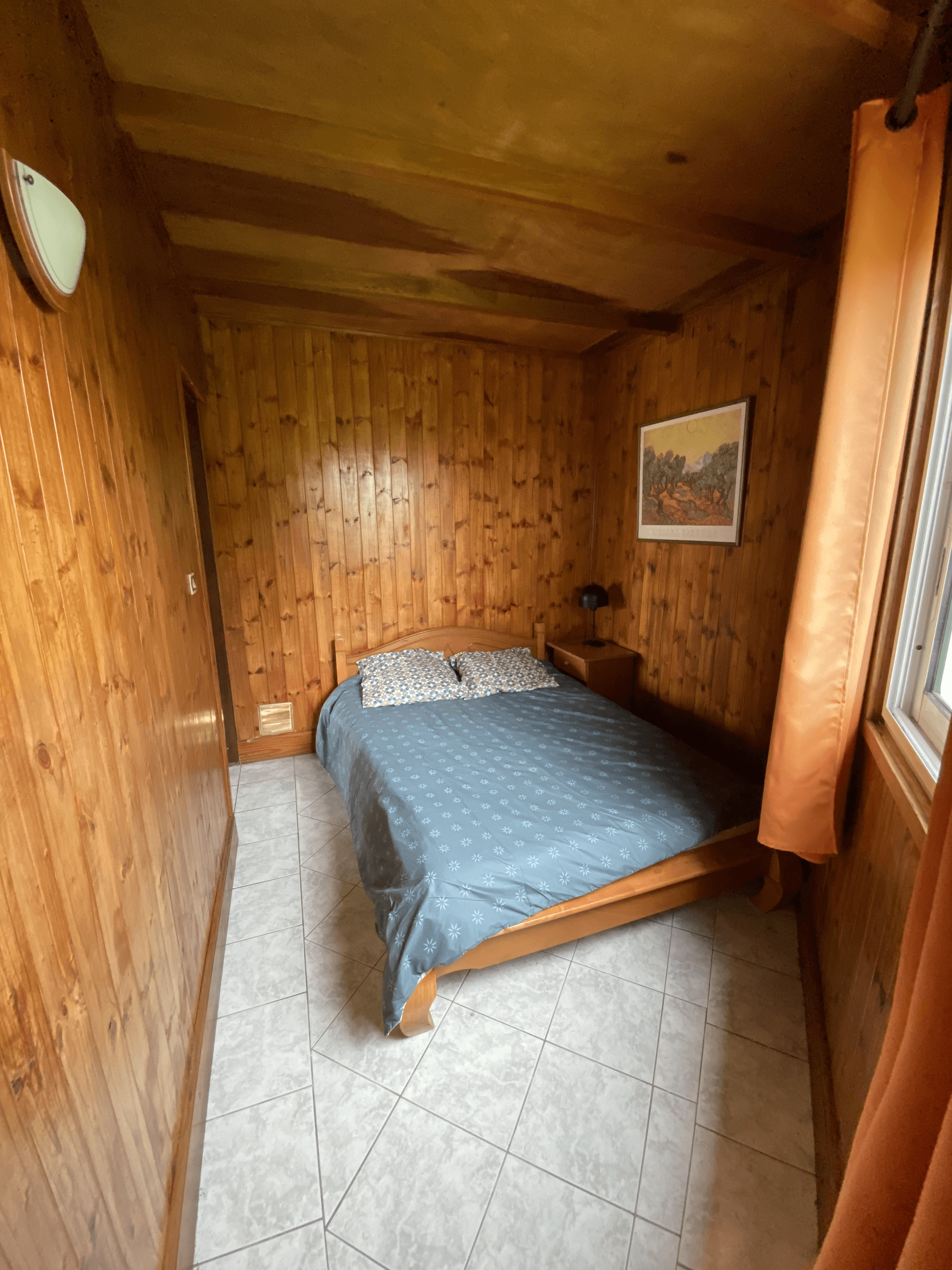 Chambre principale lumineuse avec lit double confortable - Ti Kaz lé haut